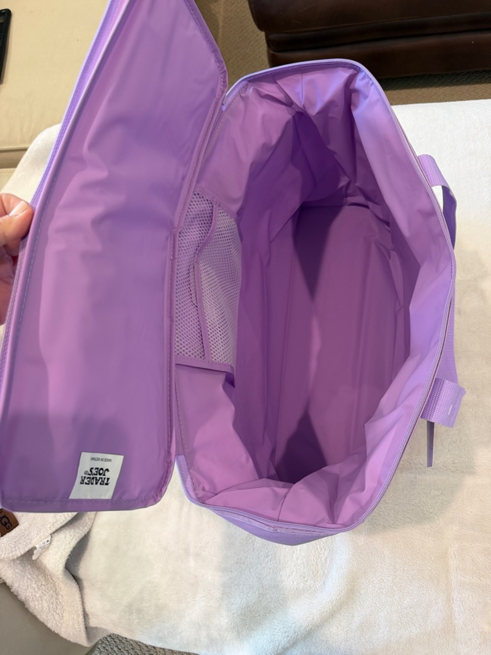 Trader Joe's Large Reusable Insulated Purple/lavender Bag - Picture 4 of 8